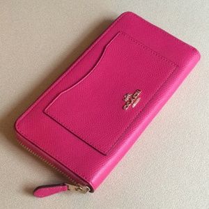 F NWOT Coach accordion zip wallet